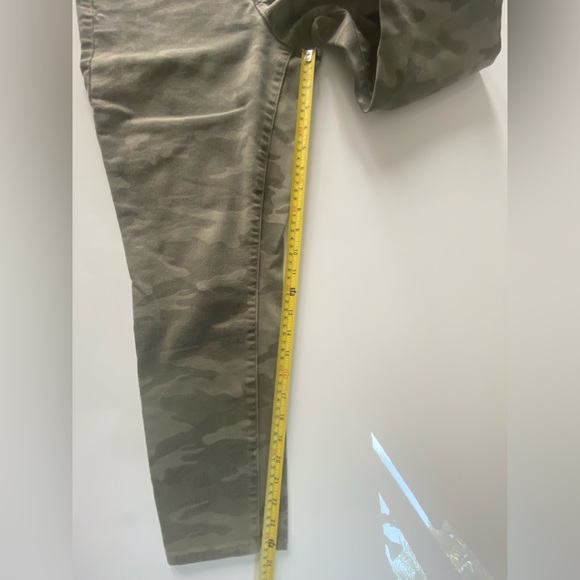 Universal Thread - Picture 9 of 9